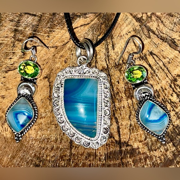 Blue Botswana Agate Pendant & Earrings - Picture 7 of 8